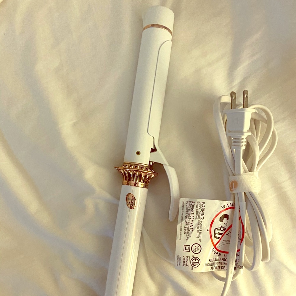 1.25” T3 Professional Ceramic Curling Iron